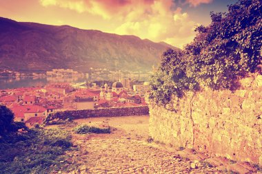 Kotor Körfezi ve Old Town Lovcen dağ üzerinden. Karadağ.