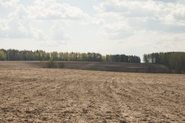 Köydeki eski ahşap ev.