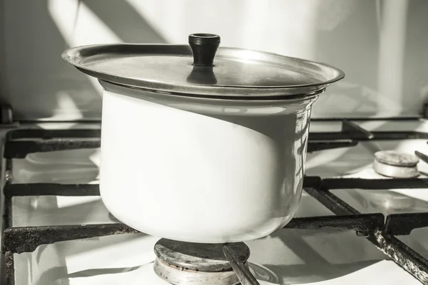 Beyaz pot