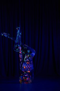 seksi kadın striptiz dans