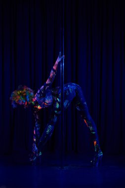 seksi kadın striptiz dans