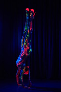 seksi kadın striptiz dans