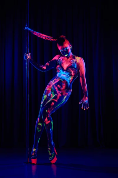 Sexy žena tanec striptýz — Stock fotografie