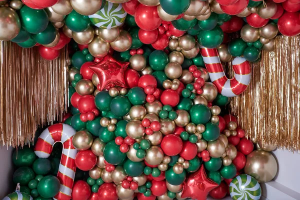 Weihnachtsdekoration Mit Bunten Luftballons Auf Hintergrund Stockbild