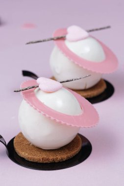 Sevgililer Günü pastaları arka planda, kapatın.