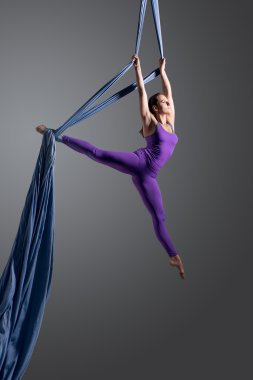 Hava performans kız dans şerit