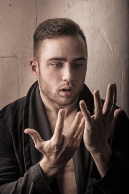 Şok oldum genç adam.