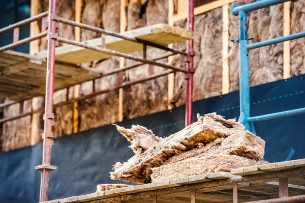 Stukken van glaswol isolatie — Stockfoto