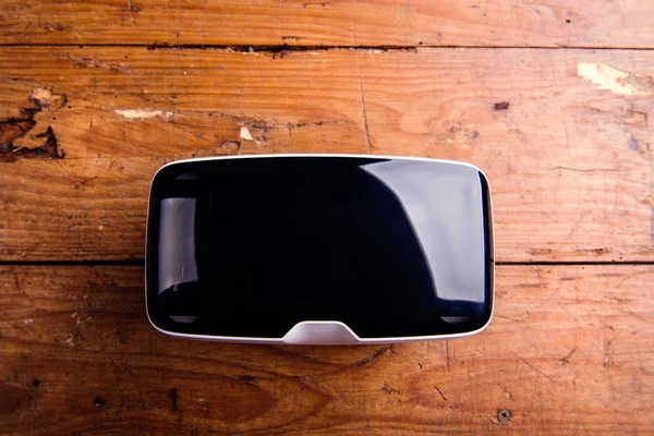 Close-up van Virtual Reality Goggles op houten tafel — Stockfoto