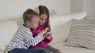 çocuklar ile Smartphone oyun