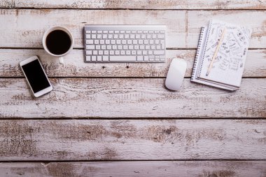 Resepsiyon, alet ve ofis malzemeleri. Düz yatıyordu. Kopya alanı.