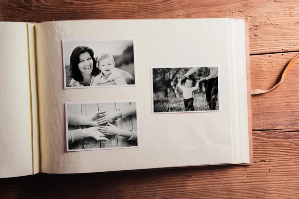 Mothers day composition. Photo album, black-and-white pictures. — Stock Photo, Image