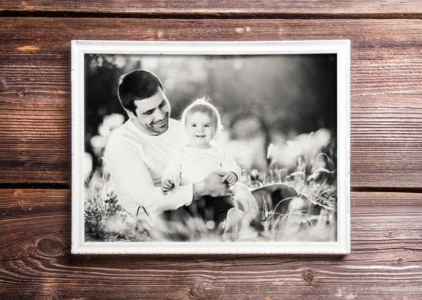 Composición del día de los padres. Marco de fotos. Fondo de madera . —  Fotos de Stock