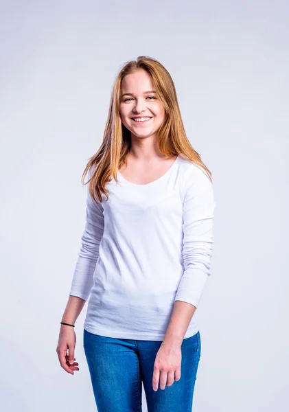 Schöne Teenager-Mädchen — Stockfoto