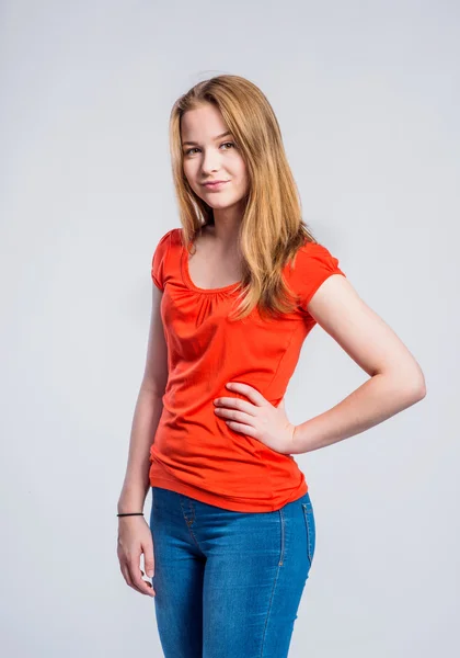 Beautiful teenage girl — Stock Photo, Image