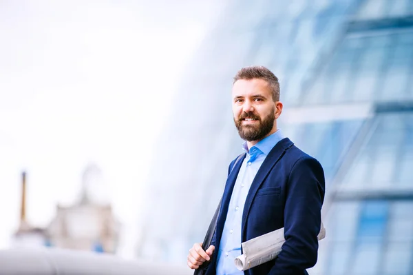 Manager hipster in camicia blu, London City Hall — Foto Stock