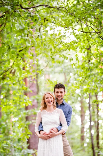 Beau couple de mariage — Photo