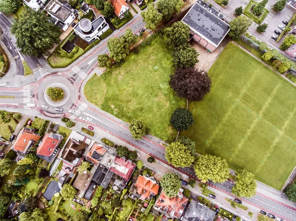 Vista aérea de la ciudad holandesa, edificios, parque, rotonda — Foto de Stock
