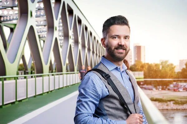 Homem de negócios Hipster na cidade — Fotografia de Stock