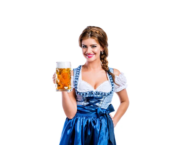 Mulher em vestido bávaro com cerveja — Fotografia de Stock