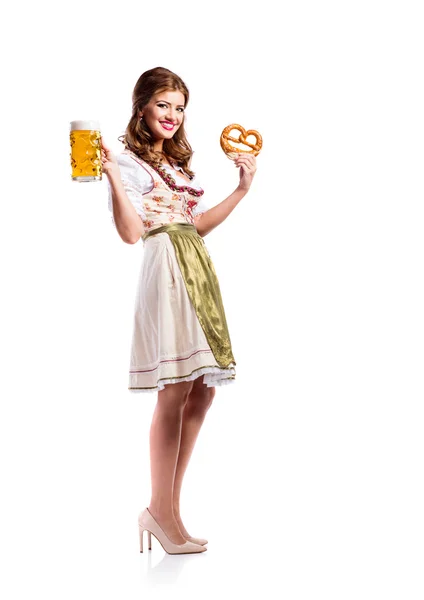 Mujer en vestido bavariano con cerveza y pretzel —  Fotos de Stock