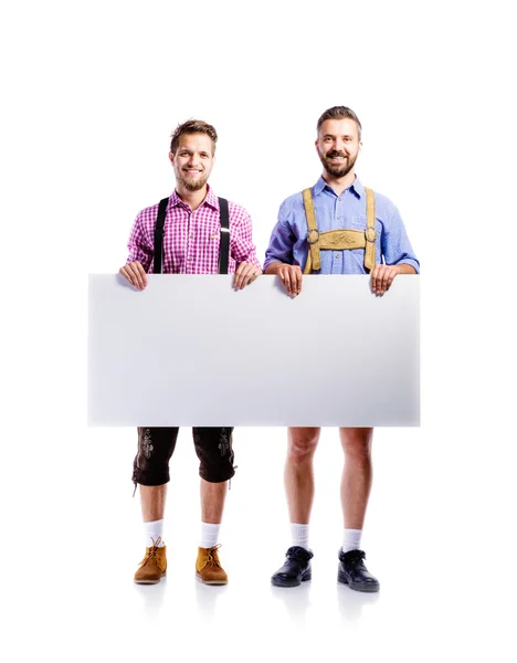 Dos hombres con ropa bavariana tradicional — Foto de Stock