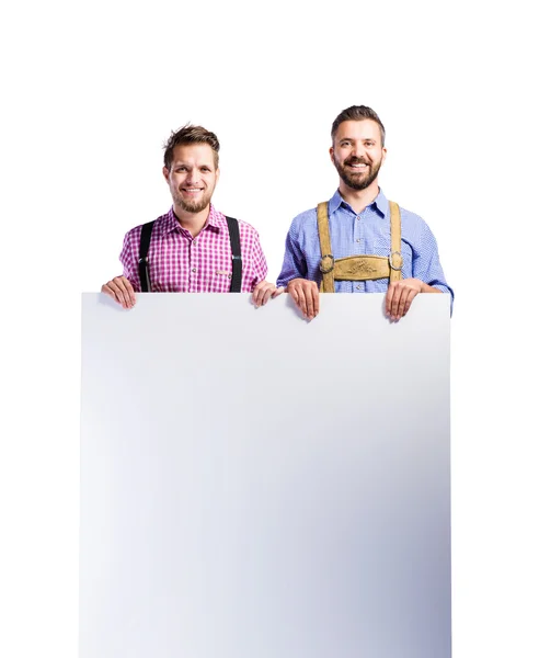 Dos hombres con ropa bavariana tradicional — Foto de Stock