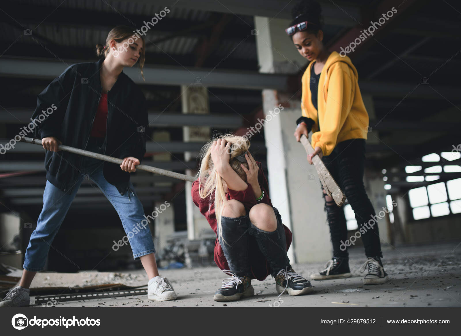 девиация подростков. диваияьное поведением. покажи подростка. девиация молодежи. дивидендное поведение.