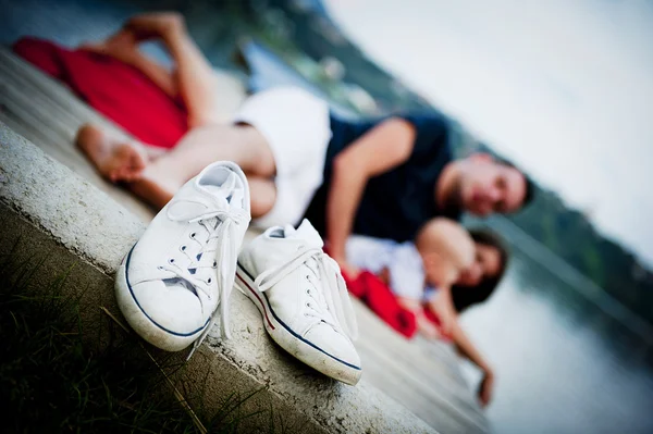 Familie verbringt Zeit miteinander — Stockfoto