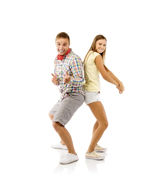 Lyckliga paret dansar tillsammans — Stockfoto