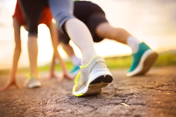 Joggare redo att börja köra — Stockfoto