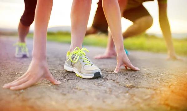 Joggare redo att börja köra — Stockfoto