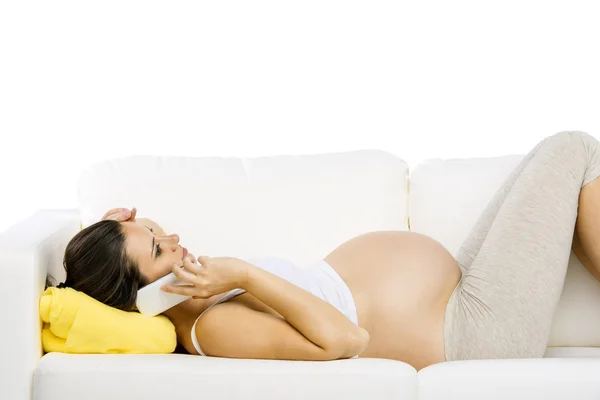 Pregnant woman talking on mobile phone — Stock Photo, Image