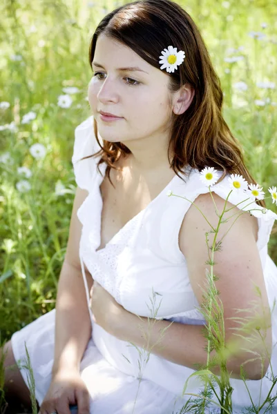 Schöne schwangere Frau — Stockfoto