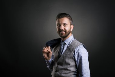 işadamı ile ceket omzunun üzerine