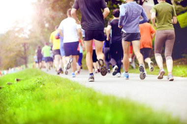 Grup çalışan maratonda yarışçılar