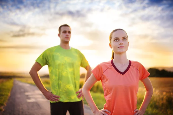 Runner couple exercising outside — Stock Photo, Image