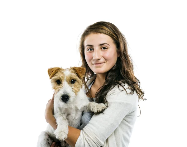 Žena, která drží její roztomilý pes — Stock fotografie
