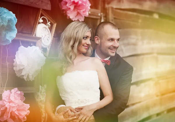 Braut und Bräutigam bei Hochzeit im Vintage-Stil — Stockfoto