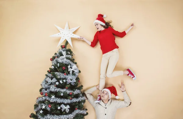 Casal decoração árvore de Natal — Fotografia de Stock