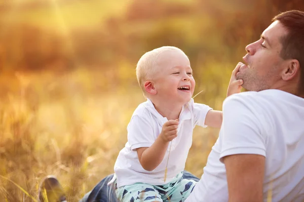 Father and son enjoying life together. — Stock Photo, Image