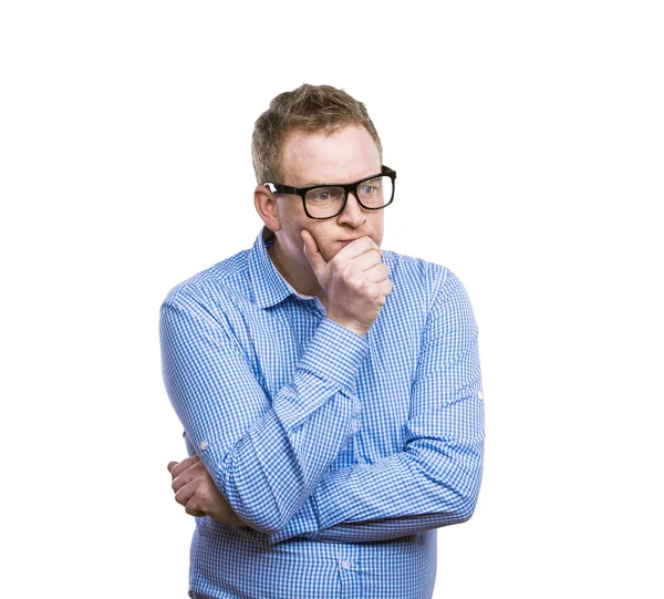 Hombre con gafas piensa en algo — Foto de Stock