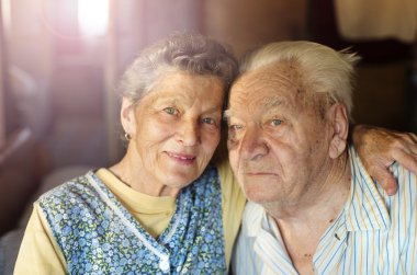 Mutlu son sınıf aşıkları.