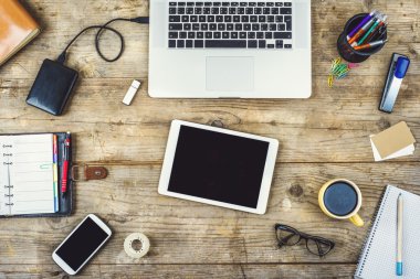 Ofis malzemeleri ve araçları karışımını