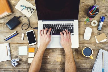 Ofis malzemeleri ve araçları karışımını