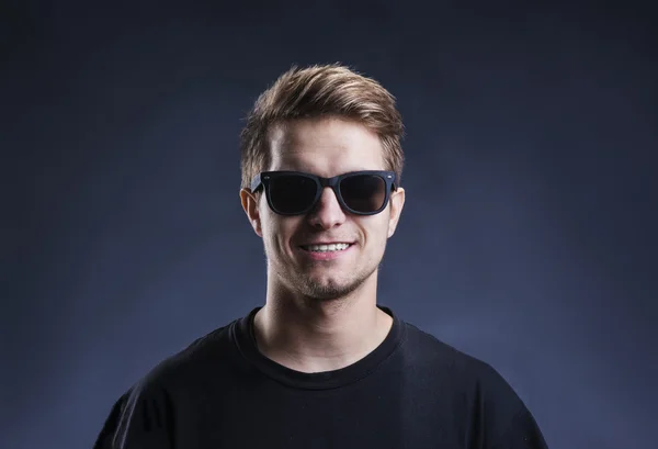 Stylish man  in sunglasses — Stock Photo, Image