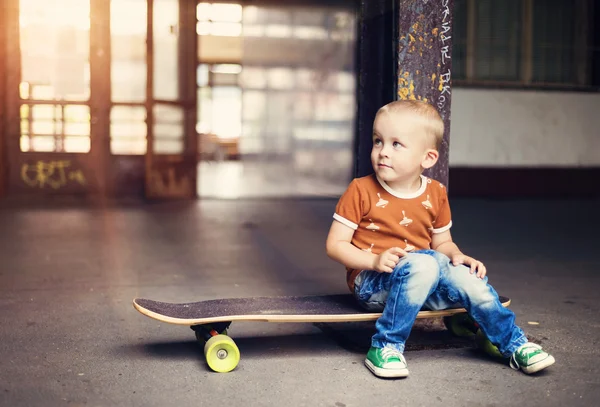 Kleiner Junge — Stockfoto