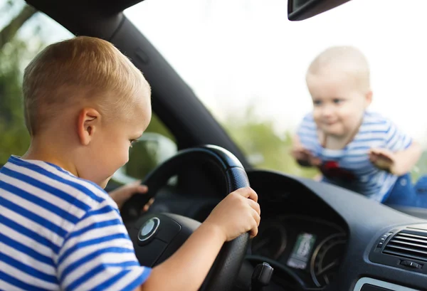 Liten pojke — Stockfoto