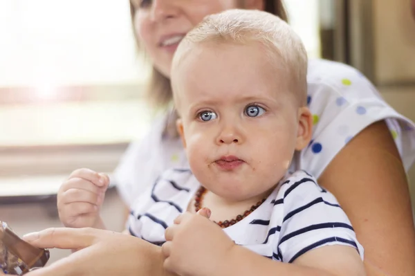 Family travel in train — Stock Photo, Image