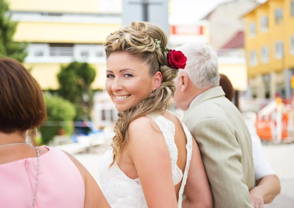 Beautiful bride — Stock Photo, Image